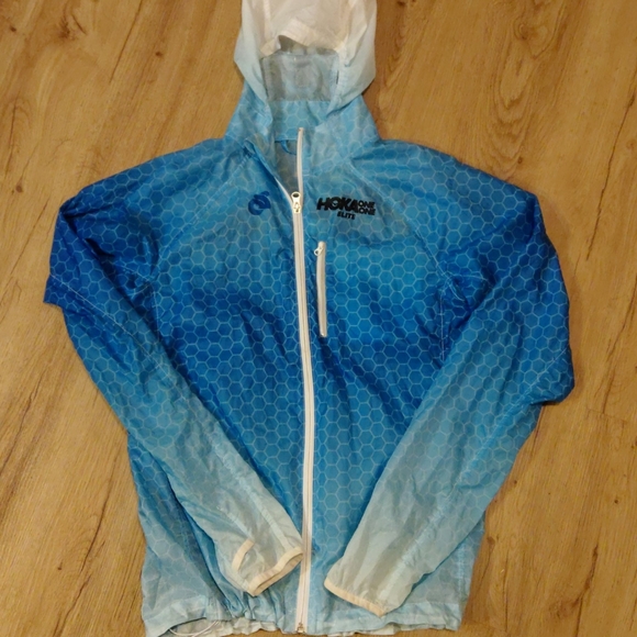 hoka running jacket
